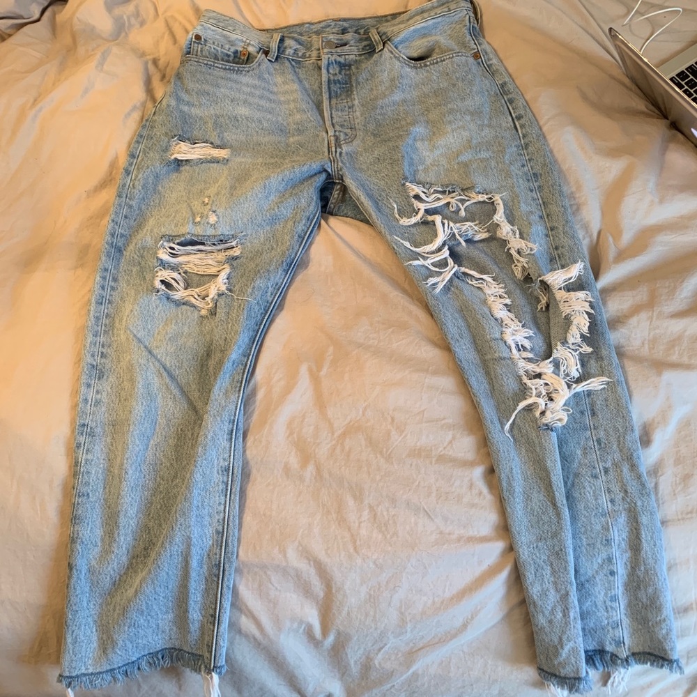 Size 32 boyfriend Levi jeans